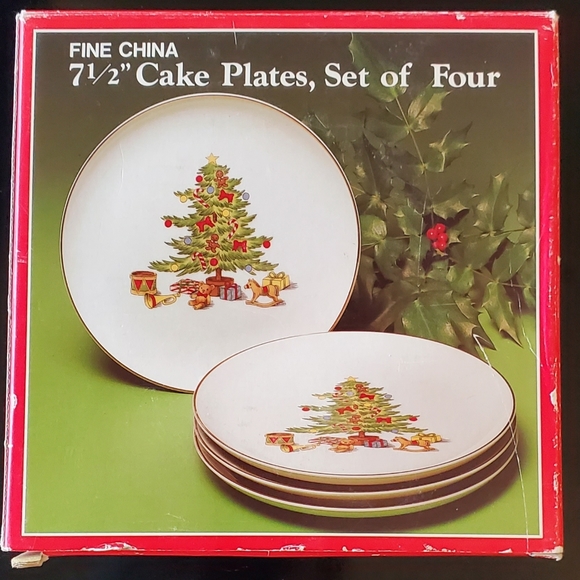 (4) 7 1/2" Christmas Tree🎄 Cake 🎂 🥮 Plates - Picture 6 of 6